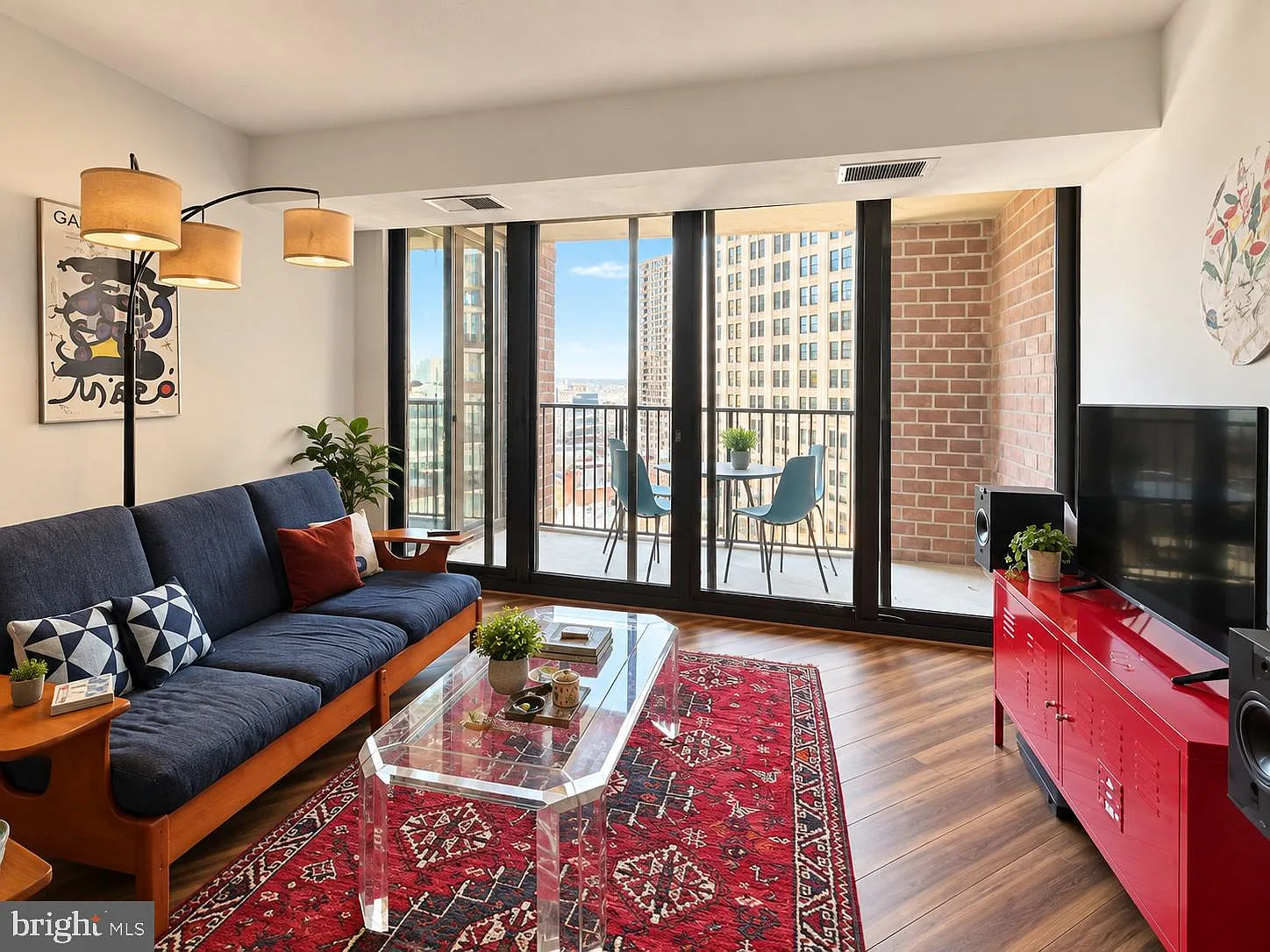 1 bed, 1.5 bath, 865 sqft, $2,400 — Photo 3