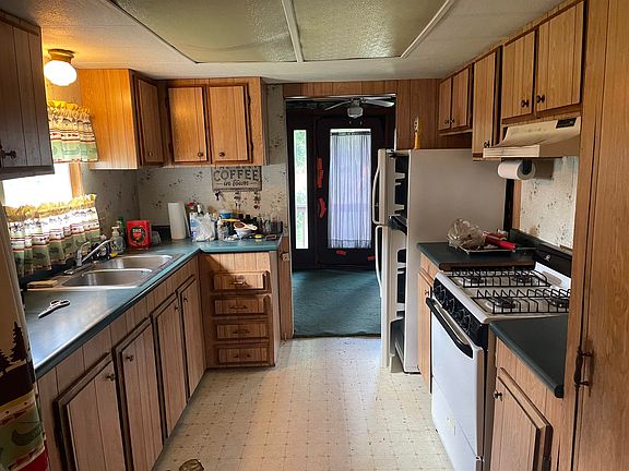 4th image of 922 Jefferson Ave