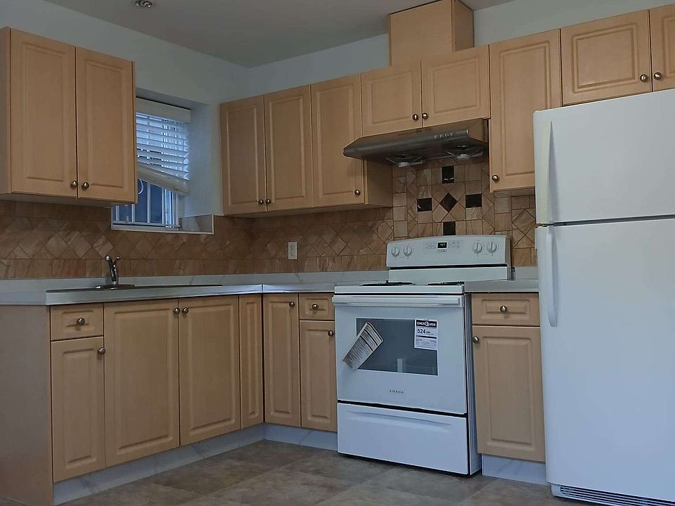 1st image of 2707 Parker St