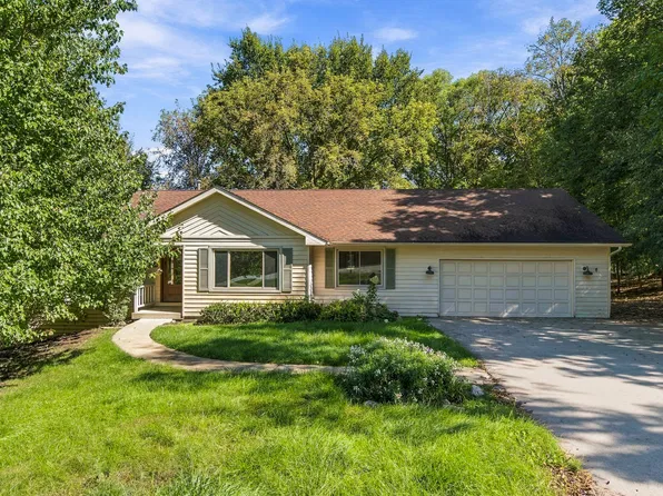 4516 Hillside Ct, Crystal Lake, IL 60012