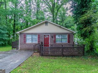 2045 Scarbrough Dr, Stone Mountain, GA 30088