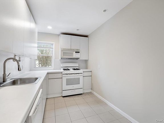 4th image of 15 Chestnut Street #6A