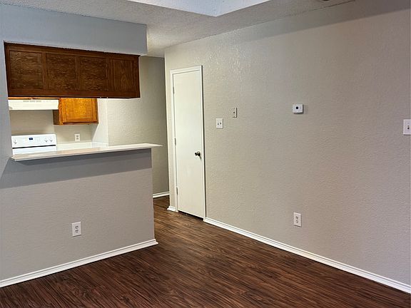 5th image of 1010 Irene St