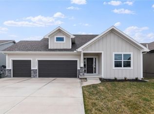 19617 W 196th St, Spring Hill, KS 66083