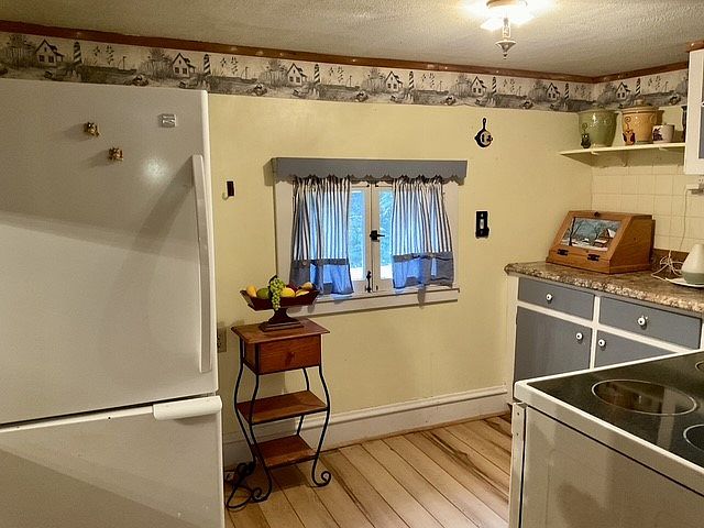 4th image of 18 Nixon Rd