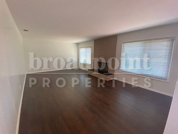 4th image of 30459 Rolling Hills Dr