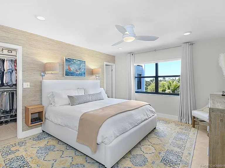 1289 NE Ocean Blvd #11 — Photo 24
