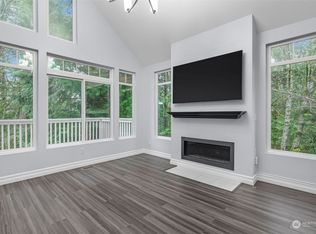 6775 SE Cougar Mountain Way #4, Bellevue, WA