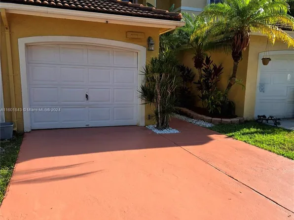 13893 SW 102nd Ln, Miami, FL 33186