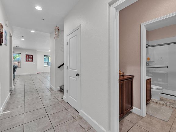 5th image of 1433 Cummings Way