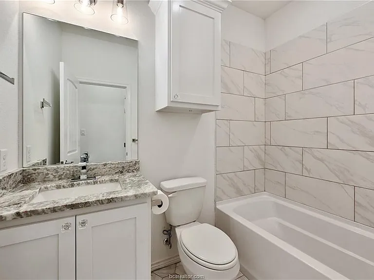 2900 Bombay Ct — Photo 14