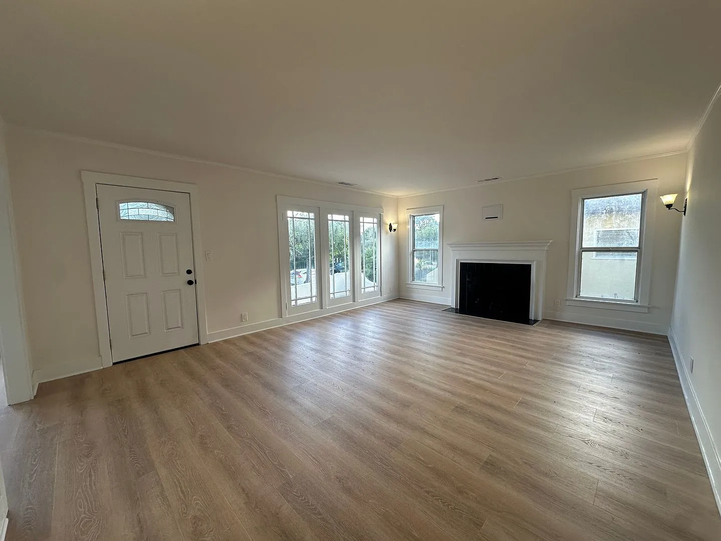 East Side Charming Home — Photo 3
