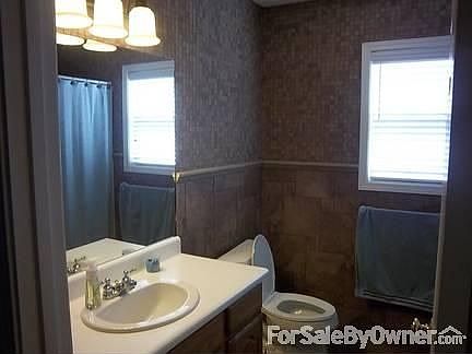 2nd image of 1417 Newbury Ln