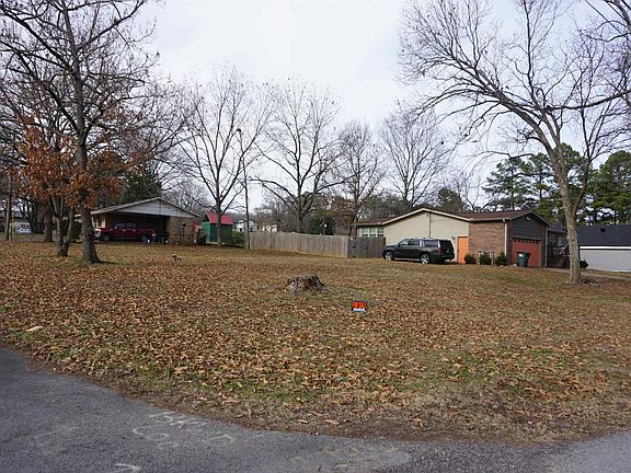 5th image of 308 Clark Ave
