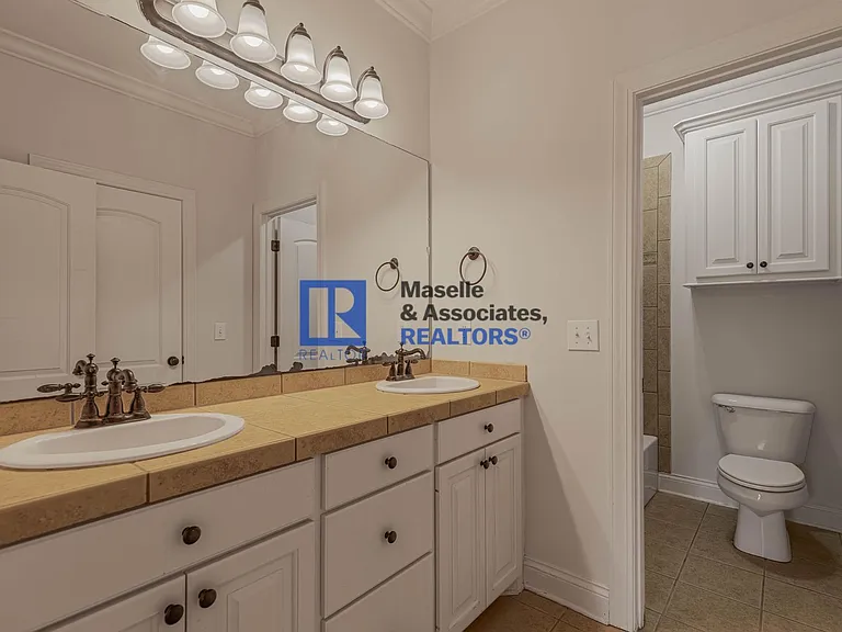153 Hartfield Dr — Photo 34
