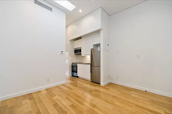 Rented by REAL New York | media 7