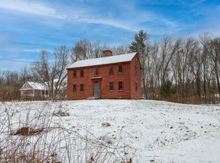 8 Old Common Rd, Sutton, MA 01590