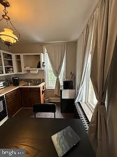 Building Photo - 6232 Ridge Ave #2