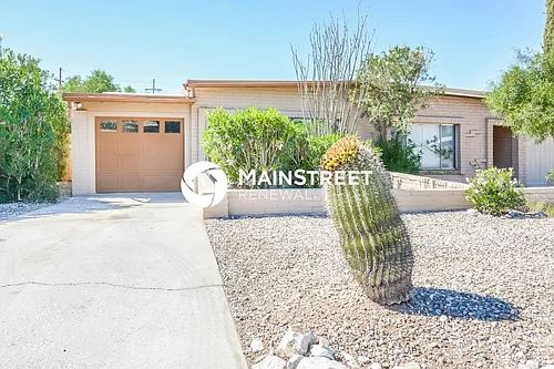 901 N Camino Seco Photo 1