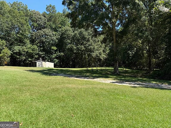 3rd image of 588 Hickman Fork Rd
