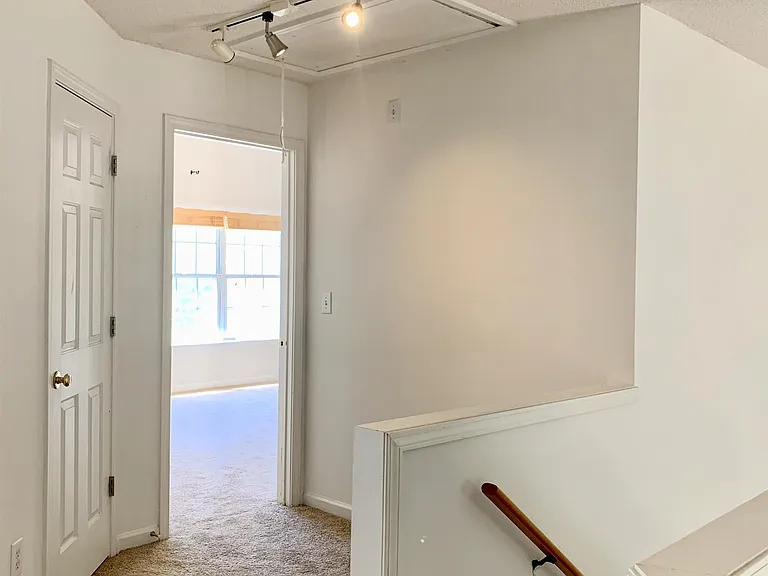 485 Chippenham Ct — Photo 12