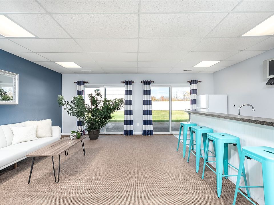 Eagle Ridge Villas 1924 S Villa Ct Essexville MI Zillow