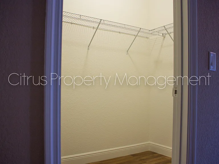 2419 S Shine Ave — Photo 14