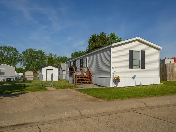 4304 Drake Dr, Bismarck, ND 58503