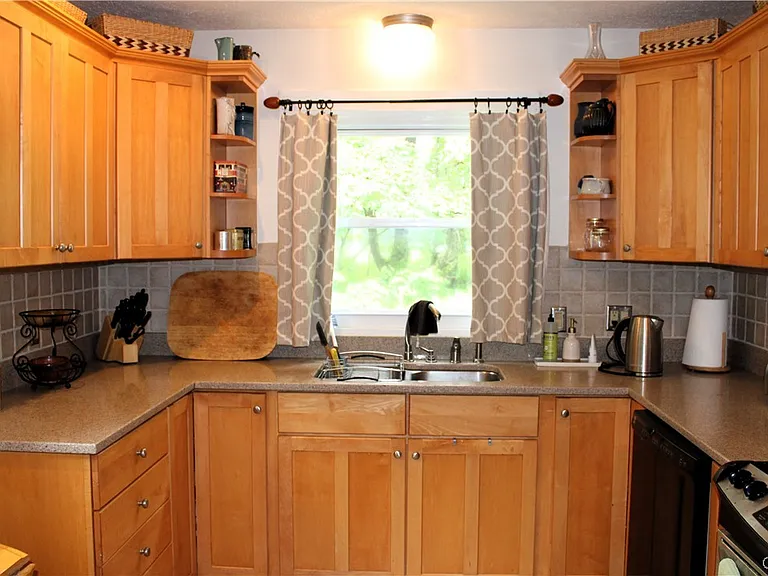 503 E Franklin St — Photo 2