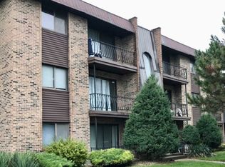 3002 Bernice Rd APT 101, Lansing, IL 60438