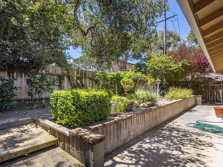 657 Spazier Ave — Photo 8