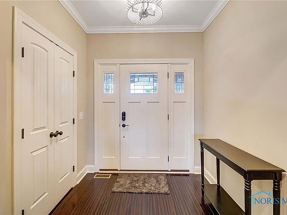 3rd image of 8138 Fernwood Dr