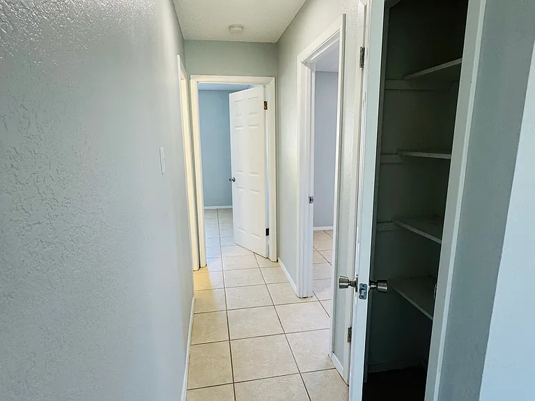 214 Portsmouth Dr — Photo 26