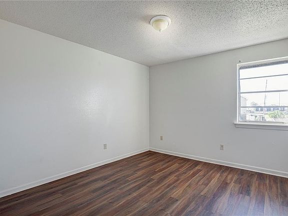 3rd image of 57 Brandon Hall Dr APT D