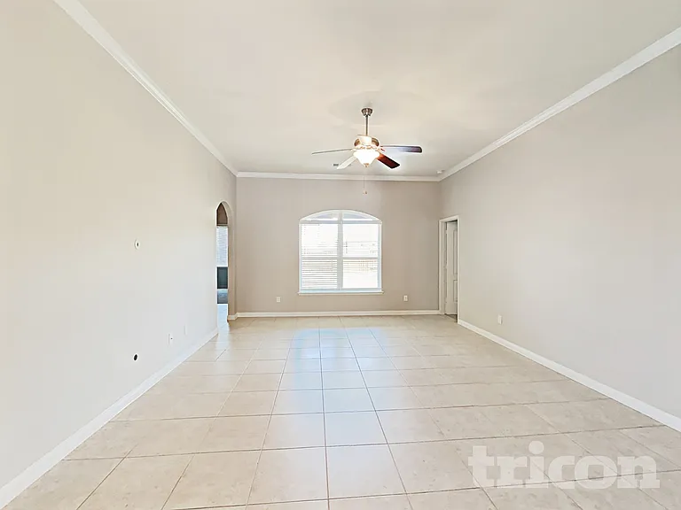 2312 Redbud Dr — Photo 5