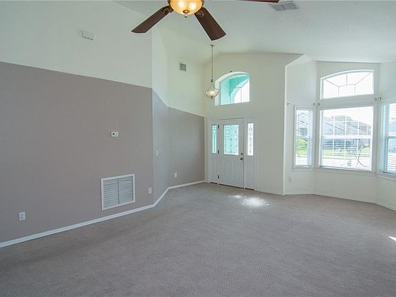 3rd image of 126 Rose Hill Trl