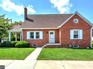 8 Monroe St, Hanover, PA 17331