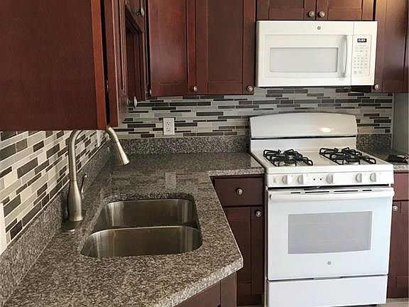 5th image of 13501 Lakewood Heights Blvd #2