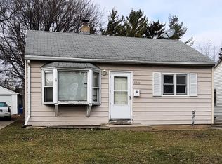7230 W Grantosa Dr, Milwaukee, WI 53218
