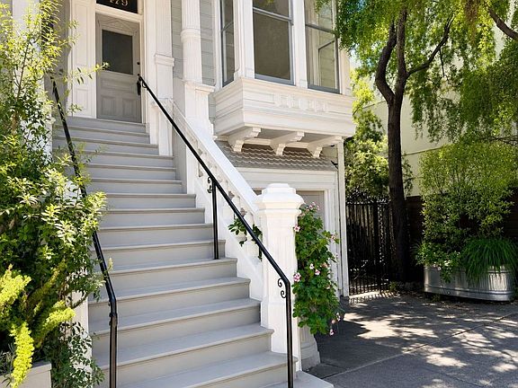 2nd image of 479 Duboce Ave