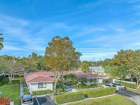 1 bed, 1.0 bath, 700 sqft, $1,800 — Photo 2