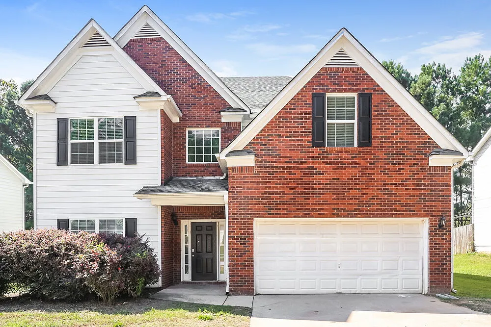4 bed, 2.5 bath, 2683 sqft, $2,490 — Photo 1
