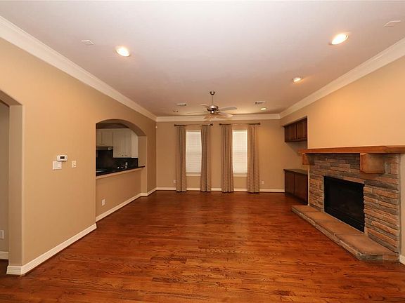4th image of 10022 Holly Chase Dr