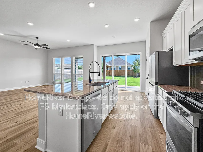 Building Photo - 324 Horsemint Way