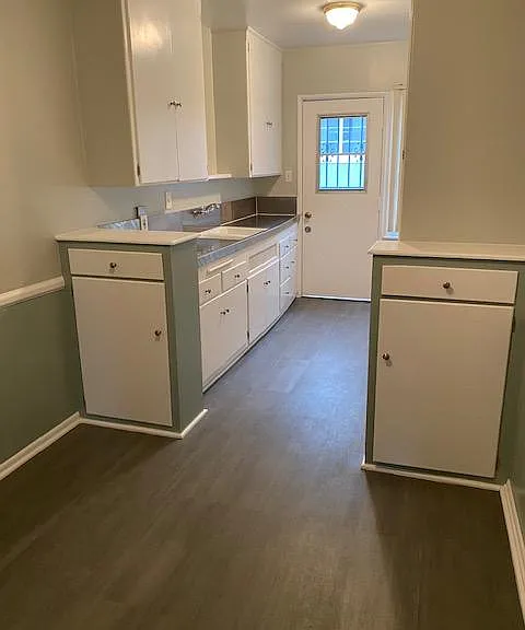 4424 Clinton St #2 — Photo 3