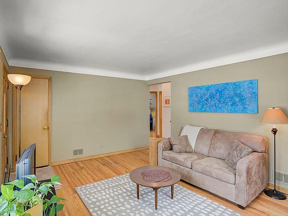 4th image of 3211 Ulysses St NE