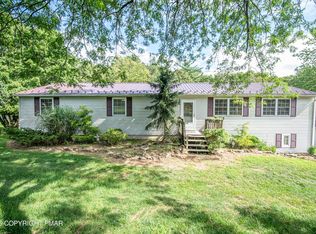 202 Chestnut Dr S, Saylorsburg, PA 18353