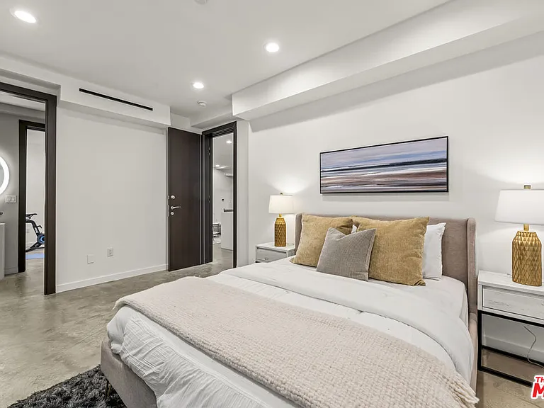 1847 Coldwater Canyon Dr — Photo 20