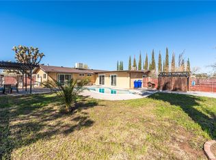 13841 Kiowa Rd, Apple Valley, CA 92307