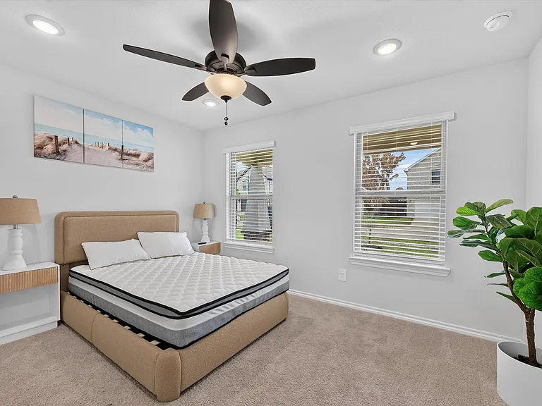 1637 Elle Ln — Photo 16
